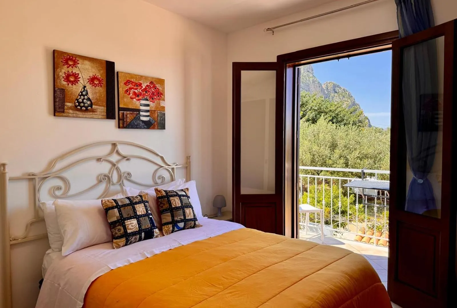 Camere Da Mariolina Macari Guest house