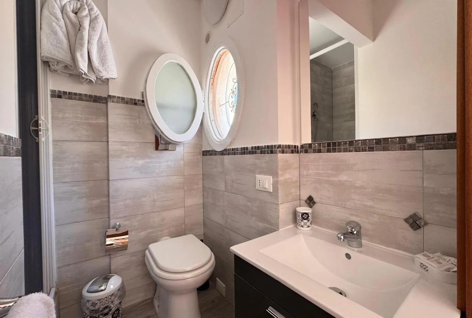 Camere Da Mariolina Macari Guest house